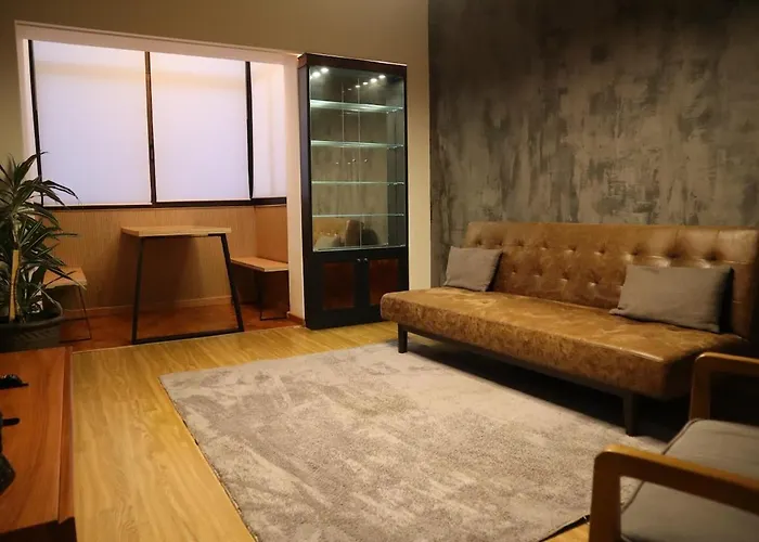 Moderno E Acolhedor I Perto Do Aeroporto 리스본